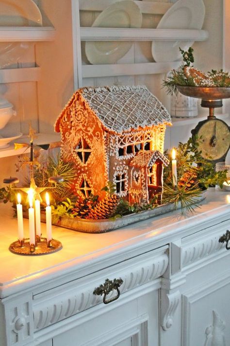 Gingerbread House Display, Norway Christmas, Vibeke Design, Gingerbread Christmas Decor, Christmas Gingerbread House, Navidad Diy, 12 December, Noel Christmas, Christmas Mood