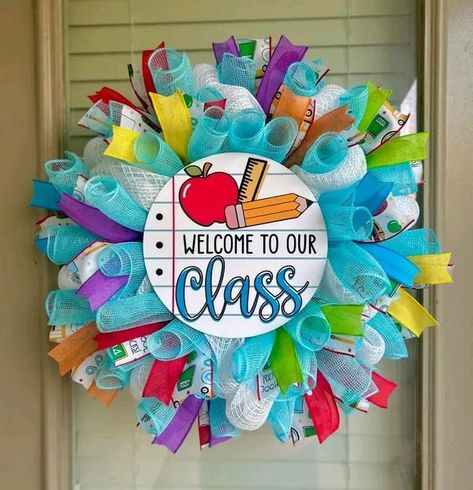 Dollar Tree Fanatics Crafts & Decor & DIY With Freebies 🟢⚪ | Back to school wreath | Facebook Teacher Wreaths For Classroom, Back To School Wreath, Welcome To Our Class, Classroom Wreath, School Wreaths, Teacher Wreaths, Teacher Craft, Daycare Teacher, Crafts Decor