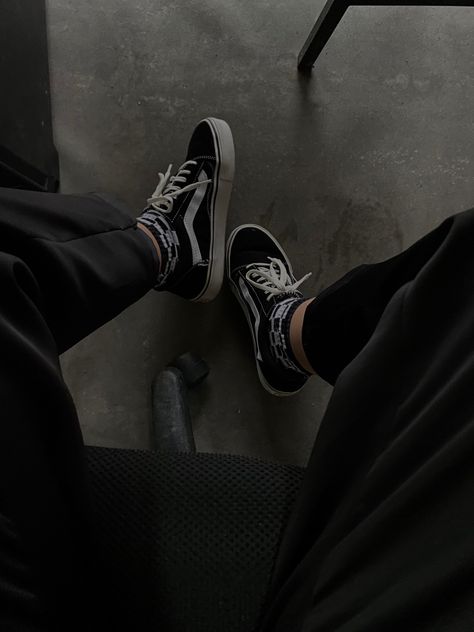 #vans #aesthetic #officewear #photooftheday #instagramstoryideas #instastory Old Vans Aesthetic, Aesthetic Officewear, Vans Shoes Aesthetic, Vans Aesthetic, Pretty Body, Shoes Aesthetic, Book Aesthetics, Body Mods, Instagram Story Ideas