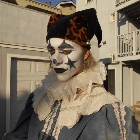 wyatt shears, fletcher shears, the garden band, vada vada, enjoy puzzle The Garden Jester, Jester Makeup, Jester Outfit, Jester Costume, Pierrot Clown, Vampire Bride, Art Photography Portrait, Cute Clown, Clown Faces