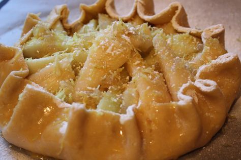 Pear and Ginger Galette Gordon Ramsay Dishes, Pear Tart Recipe, Rustic Tart, Gordon Ramsey Recipes, Gordon Ramsay Recipes, Pear Ginger, Family Supper, Pear Tart, I Have An Idea