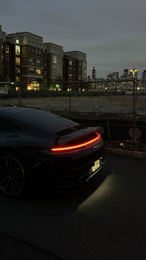 Porsche Live Wallpaper, Live Wallpaper Iphone Car, Porsche At Night, Car Pics Aesthetic, Night Car Aesthetic, Porsche Night, Aesthetic Car Pics, Abandoned Plane, Old Airplane