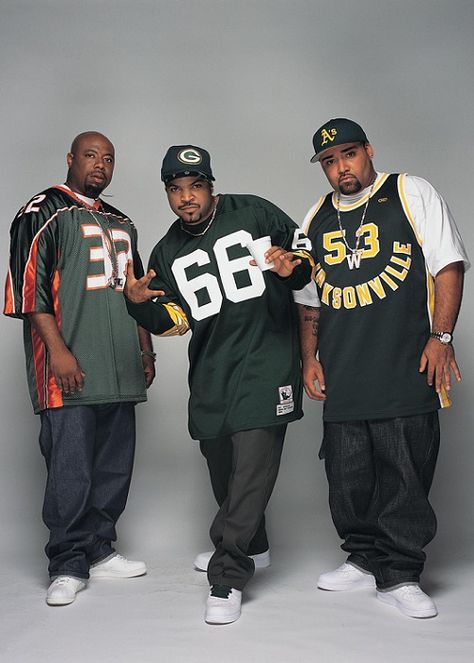 Hip Hop 90, 2000’s Outfit, Westside Connection, Gangster Outfit, Hip Hop Aesthetic, Looks Hip Hop, Gangster Rap, Hip Hop 90s, Estilo Cholo