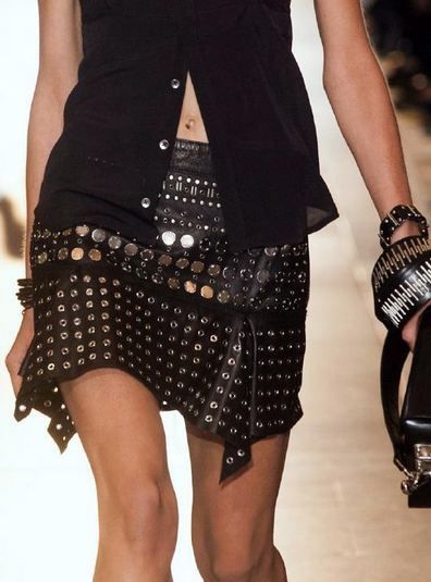 Rock N Roll Style, Diesel Black Gold, Rock Outfit, Style Rock, Looks Party, Hipster Outfits, Estilo Punk, A Skirt, Dakota Johnson