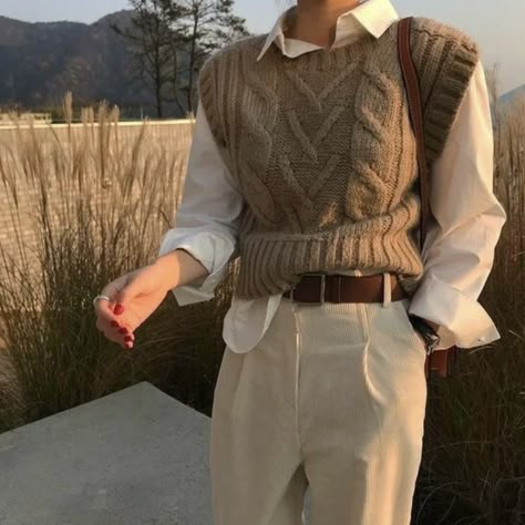 Minimalistic Trendy Aesthetic, Cottagecore Male Outfits, Cottagecore Male, Male Cottagecore Outfits, Cottagecore Aesthetic Outfits, Cottagecore Outfit Ideas, Cottagecore Fashion Male, Cottagecore Fashion Casual, Cottagecore Aesthetic Clothes