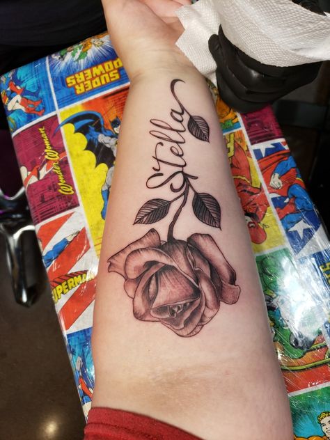 Rose Stem Tattoo, Forearm Name Tattoos, Name Flower Tattoo, Rose Tattoo With Name, Simple Tree Tattoo, Cover Up Tattoos For Women, Rose Tattoo Forearm, Cute Tattoos On Wrist, Mother Tattoos