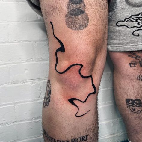 Shin And Knee Tattoo, Abstract Knee Tattoo, Knee Stick And Poke Tattoo, Knee Cap Tattoos, Cool Knee Tattoos, Knee Tats, Knee Tattoo Ideas, Knee Cap Tattoo, Placement Tattoo