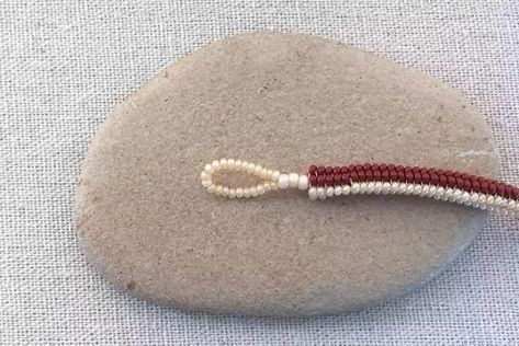 How to Make a Custom Beaded Loop and Button Clasp Beaded Leather Bracelet, Wire Wrapped Jewelry Diy, Herringbone Stitch, Seed Beading, Beads Pictures, Decorative Beads, Bead Loom Patterns, Loom Patterns, Seed Bead Bracelets