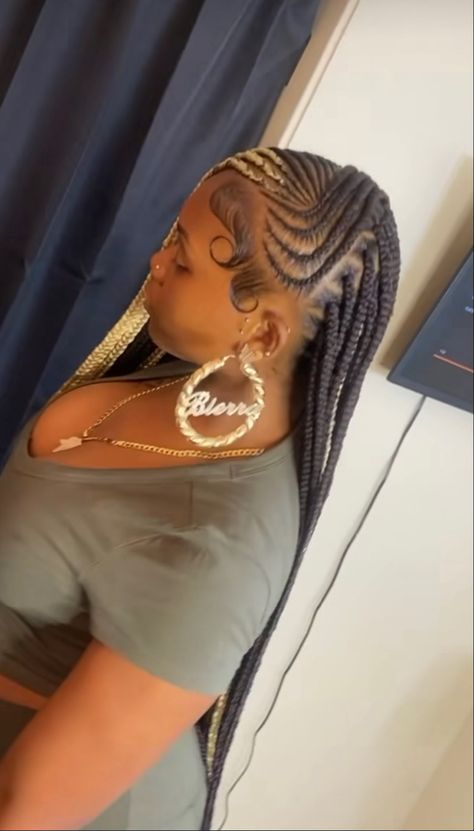 Box Braids With Braids On Scalp, Box Braids Hairstyles With Design, Triable Box Braids, Blonde And Black Lemonade Braids, Lemonade Braids In Front Box Braids In Back, Cute Scape Braids, Side Part Tribals, Lemon Braids With Heart, Lemonade Knotless Braids Hairstyles