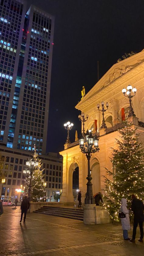 Frankfurt Germany Winter, Winter Aesthetic City, Living In Madrid, Christmas Winter Aesthetic, Visit Germany, Aesthetic City, Frankfurt Germany, Life Vision Board, Life Vision