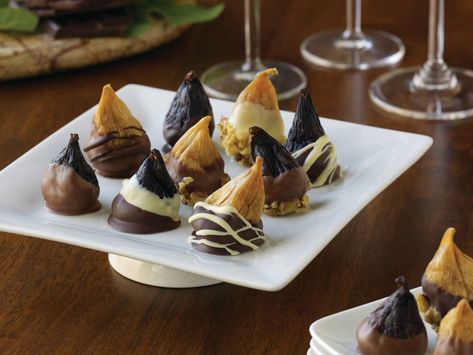 The best things in life are simple and start with Chocolate Dipped Figs. There's still time to make these stuffed figs for dessert on Valentine's Day. #chocolatedippedfigs #stuffedfigs Chocolate Covered Figs, Stuffed Figs, Dried Fig Recipes, Fig Dessert, Ginger Chocolate, Fig Recipes, Pinterest Contest, Dried Figs, Pudding Cake