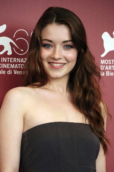 @sarah bolger Painted Daisies, Sarah Bolger, Blonde With Blue Eyes, Iron Woman, Irish Actors, Female Actresses, Lady Biker, Narnia, Beautiful Woman