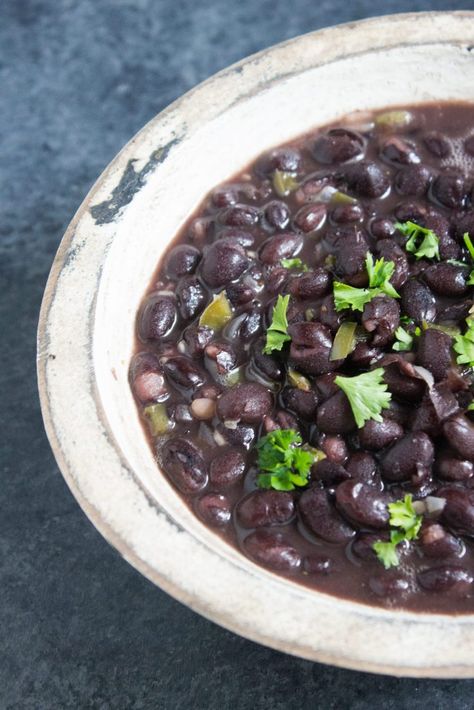 These quick Cuban black beans are a quick and easy version of Cuban black beans that still taste amazing and cut down on some time! Black Beans From Scratch, Pressure Cooker Black Beans, Beans From Scratch, Mexican Black Beans, Cuban Black Beans, Beans And Sausage, Dried Black Beans, Black Beans And Rice, Bean Recipe