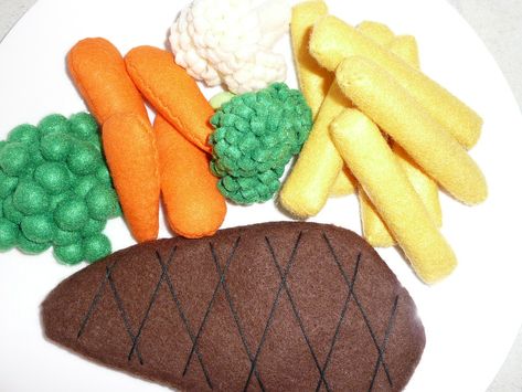 Play Felt Food, Felt Food Patterns, Felt Food Diy, Felted Crochet, Felt Play Food, Pretend Play Kitchen, Pretend Food, Food Patterns, Homemade Toys