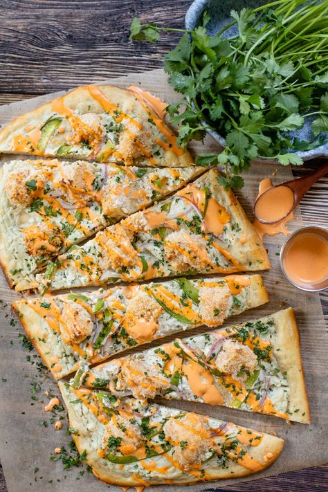 Bang Bang Cauliflower, Bang Bang Sauce, Vegan Sauce, Crispy Cauliflower, Plant Based Diet Recipes, Cauliflower Pizza, Vegan Sauces, Flatbread Pizza, Vegan Cream Cheese