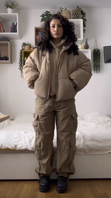 Rate This Cargo pant outfit From ⭐1~10. SAVE & FOLLOW i will update everyweek. Baggy Outfits Women, Outfits Women Streetwear, Baggy Outfit Woman, Modest Streetwear Fashion, Drip Outfits Women, Cargo Pant Outfit, Trendy Modest Outfits, Cargo Outfits Women, Modest Streetwear