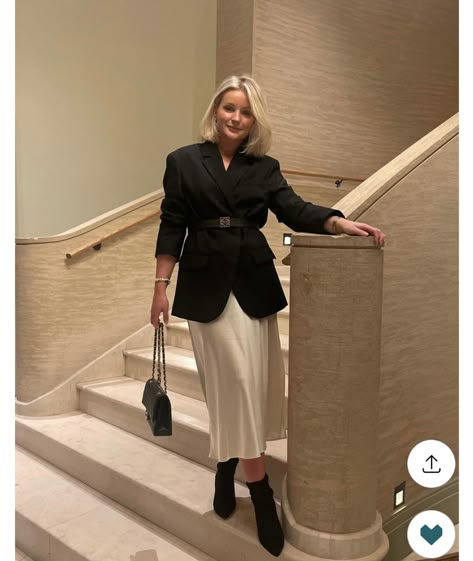 Outfit inspo Belted Blazer Outfit, Elegant Church Outfits, Blazer And Skirt Outfits, Laura Byrnes, Winter Party Outfit, Summer Work Outfits, Professional Fashion, Blazer Outfits, Work Outfits Women