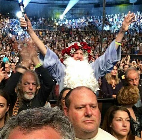 Bill Walton as Father Time 12-31-15 Dead & Company #GratefulDead #Dead&Company #HappyNewYear2016 Bill Walton Grateful Dead, Terrapin Station, Phil Lesh, Bill Walton, Happy New Year 2016, Father Time, Dead And Company, Terrapin, Grateful Dead