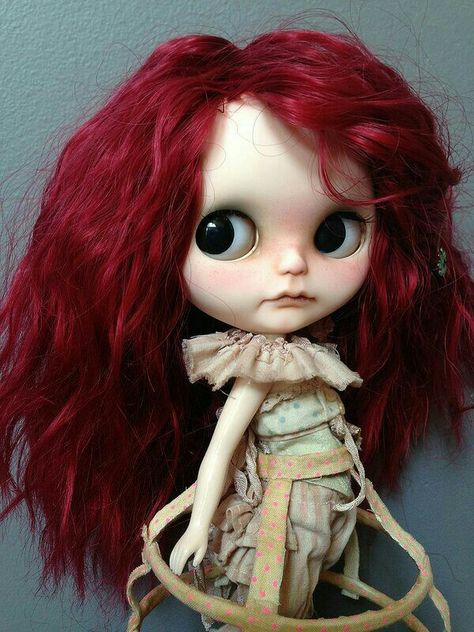 Blythe with the Red Hair Barbie Funny, Dark Princess, Dark Red Hair, Black And White Picture Wall, Pullip Dolls, Pretty Dolls, Black And White Pictures, Ooak Dolls, Blythe Doll