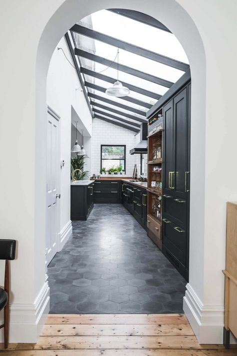 Beautiful Kitchens with Skylights That Add Light and Style 3 Green Shaker Kitchen, Dark Green Kitchen, Skylight Kitchen, House Extension Design, Sustainable Kitchen, Patio Interior, Shaker Kitchen, Kitchen Extension, Black Cabinets