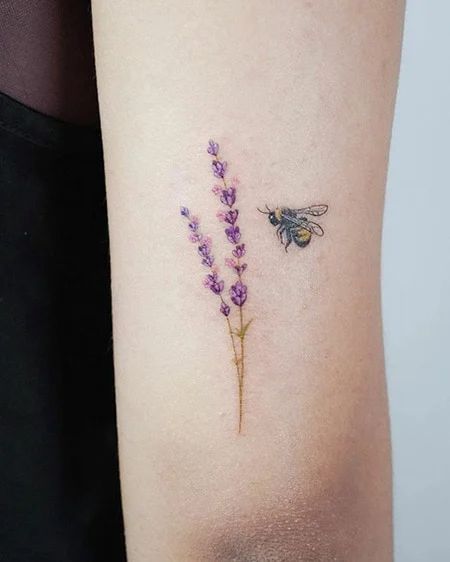 100 Inspiring Bee Tattoo Designs For 2022 - The Trend Spotter Bee Tattoo Meaning, Small Bee Tattoo, Honey Bee Tattoo, Bee Tattoos, Bumble Bee Tattoo, Petit Tattoo, Lavender Tattoo, Tattoo Themes, Foot Tattoos For Women