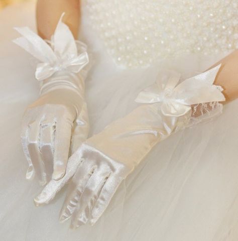 Satin gloves Royal Gloves, Bow Beads, Fancy Gloves, Gloves Lace, Satin Gloves, Stylish Wedding Dresses, Wedding Gloves, Bridal Gloves, Dont Touch My Phone Wallpapers