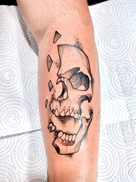 Split Skull Tattoo, Traditional Tattoo Black And Grey, Black And Gray Tattoo, Jungle Tattoo, Skull Reference, Cross Hatching, Tattoo Black, Black And Grey Tattoos, Tiny Tattoos