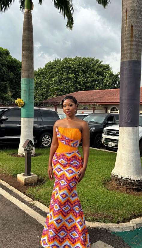 Kente Dress For Prom, Ghanaian Graduation Outfits, Chitenge Wedding Dress, Ghana African Dresses Ankara Styles, Graduation Ankara Styles, Graduation African Dresses, Nigerian Styles Dresses, Kente Outfit For Graduation, Ghanaian Wedding Guest Dress