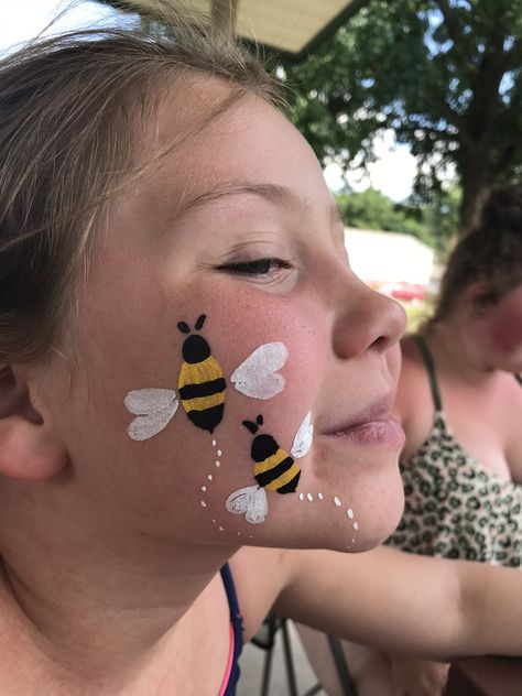 Cute And Easy Face Paint Ideas, Kids Easy Face Painting Ideas, Face Painting Ideas For Kids Butterfly, Animal Face Paintings Easy, Simple Animal Face Paint, Super Easy Face Paint, Drawing On Face For Kids, Children’s Face Paint Ideas, Cute Easy Face Paint Ideas