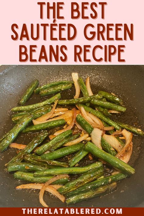 The best sauteed green beans recipe! And it only takes 10 minutes a just a few ingredients. Simple and delicious green beans recipe. Sauteed Green Bean Recipes, Green Bean Side Dish Recipes, Green Bean Recipes Healthy, Good Green Bean Recipe, Beans Recipe Healthy, Easy Green Bean Recipes, Fresh Green Bean Recipes, Green Bean Recipe, Delicious Green Beans