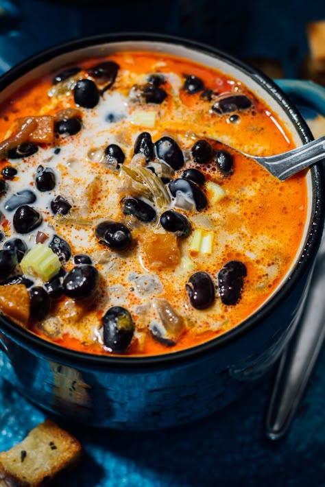 Spicy Black Bean Soup, Sunday Soup, Soup Ideas, Vegan Challenge, Budget Cooking, Cuban Food, Vegetarian Foods, Enchilada Soup, Black Bean Soup