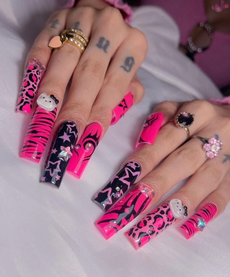 Nail Design Valentine, Nail Winter, Nail Short, Junk Nails, Zebra Nails, Punk Nails, Long Nail, Y2k Nails, Dope Nail Designs