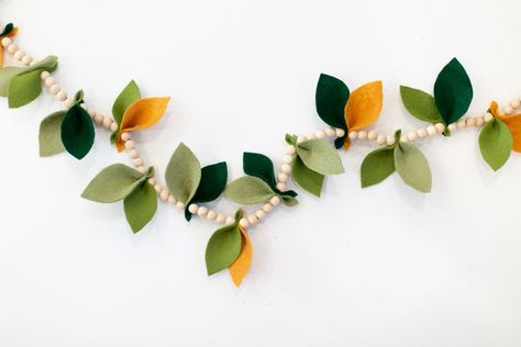 Diy Felt Leaf Garland, Felt Leaves Garland, Thanksgiving Felt Garland, Felt Leaf Garland Diy, Summer Felt Garland, Diy Thanksgiving Garland, Felt Leaf Garland, Diy Leaf Garland, Woodland Garland