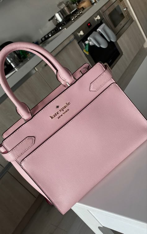 Kate Spade Medium Satchel, Kate Spade Staci Medium Satchel, Kate Spade Bag Aesthetic, Kate Spade Bag Outfit, Kate Spade Purse Outfit, Pink Purse Aesthetic, Pink Purse Outfit, Kate Spade Pink Bag, Kate Spade Aesthetic