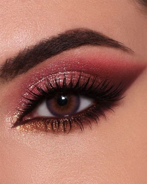 Eyeshadow Looks Burgundy, September Makeup Looks, Bold Eye Makeup Looks, Make Up Yeux, Maroon Makeup, Burgundy Eye Makeup, Red Eye Makeup, Prom Eye Makeup, Date Night Makeup