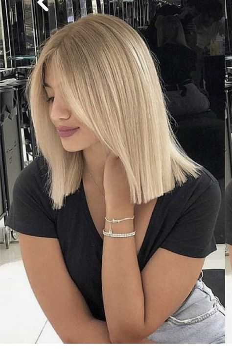 Sleek Straight Hairstyles, Blond Balayage, Balayage Blonde, Balayage Hair Blonde, Blonde Hair Looks, Girl Short Hair, Blonde Balayage, Medium Length Hair Cuts, Blonde Hair Color