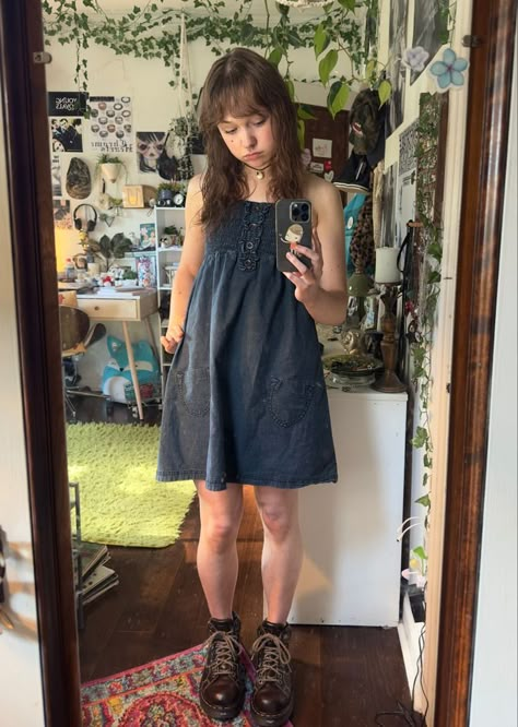 Twee Summer Outfits, College Outfits Hot Weather, Little Outfits, Swaggy Outfits, Mode Inspo, Dream Clothes, Playing Dress Up, Look Cool, Dr. Martens