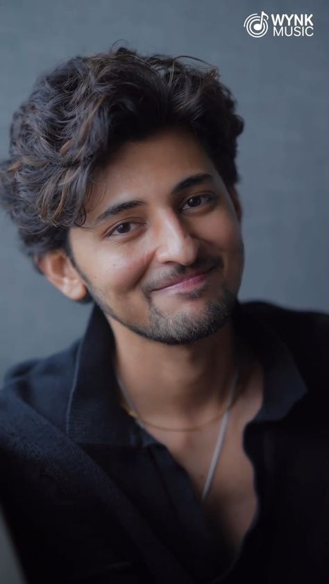 Darshan Raval Portrait, Crush Pics Cute, Darshan Raval Cute Pic, Darshan Raval Photoshoot, Darshan Raval Sketch, Dr World, Holi Photo, Cute Couple Dancing, Darshan Raval