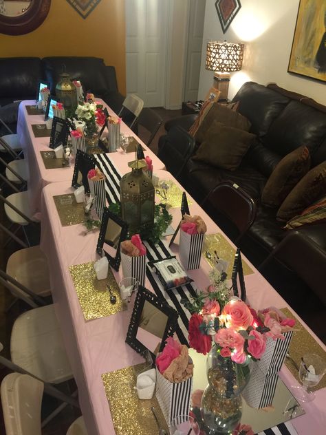 Hair Salon Party Ideas, Lash Party Ideas, Make Up Party Ideas, Mary Kay Makeup Party, Makeup Masterclass Event Ideas, Makeup And Mimosas Party, Mary Kay Party Set Up, Makeup Class Ideas, Esthetic Procedures