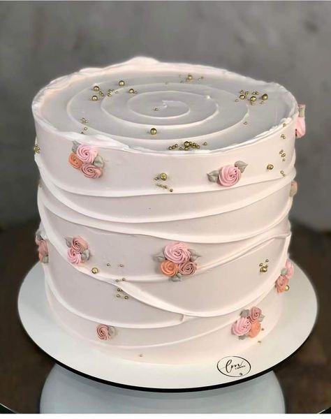 Bday Party Cake Ideas, Spring Cake Ideas Flowers, 24 Birthday Cake Ideas, Cute Cakes For Birthday, Birthday Cake Ideas Flowers, Cute Cake Ideas Birthdays, One Cake Birthday, Cute Floral Cake, Idea For Birthday Cake