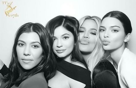 . Kylie Jenner Insta, Kardashians House, Kristen Jenner, Jenner Girls, Trajes Kylie Jenner, Kyle Jenner, Robert Kardashian, Party Photoshoot, Kylie J