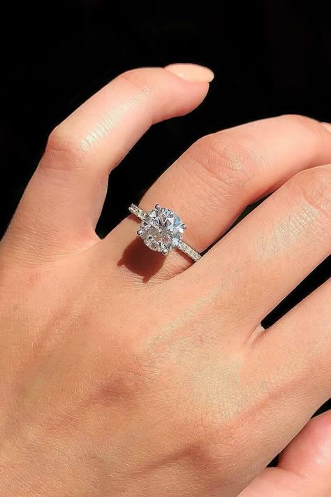 27 Simple Engagement Rings For Girls Who Love Classic ❤️ Simple engagement rings are the timeless classic... See more: https://ohsoperfectproposal.com/  ‎#ohsoperfectproposal #diamondrings #weddingrings #proposalideas #simplerings #solitairerings ‎#whitegoldrings ‎#bestrings ‎#roundcutrings خواتم خطوبة, Antique Engagement Ring, Wedding Rings Solitaire, Simple Engagement Rings, Beautiful Engagement Rings, Dream Engagement Rings, Dream Engagement, Rings Engagement, Put A Ring On It