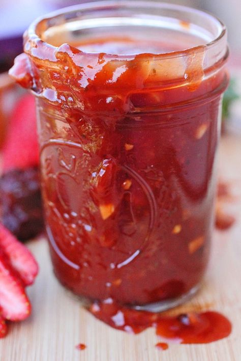 Strawberry Bbq Sauce, Chipotle Bbq Sauce, Fried Cheesecake, Strawberry Honey, Homemade Bbq Sauce Recipe, Honey Chipotle, Barbecue Sauce Recipes, Tandoori Masala, Marinade Sauce