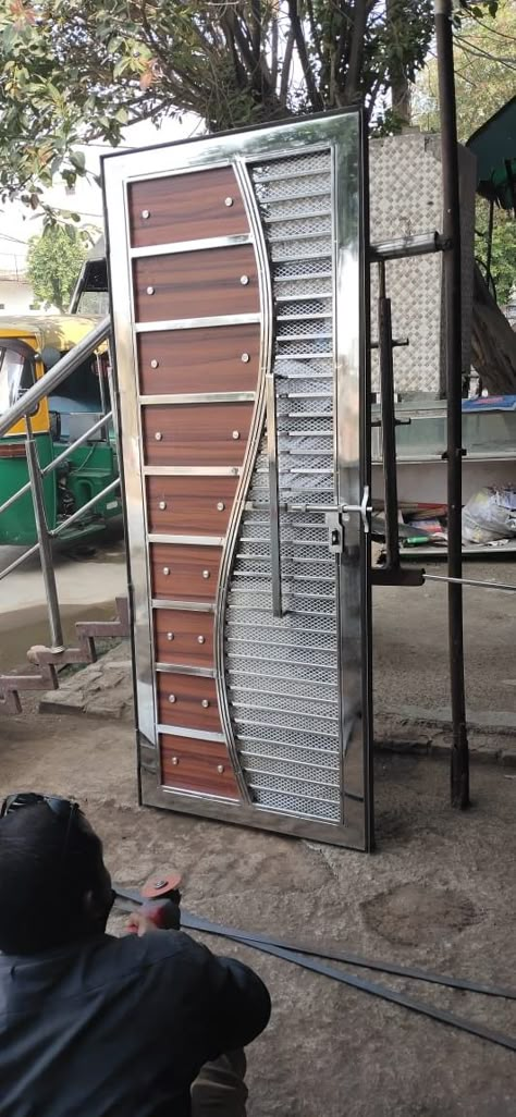 Single Steel Gate Design, Main Door Steel Gate Design, Ss Safety Door Design, Stainless Steel Gate Design Single Door, Ss Door Design Modern, Ms Safety Door Design, Ss Door Design, Steel Door Design Entrance, Aluminum Doors Design