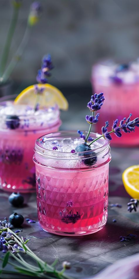 Mocktails Lavender, Lavender Mocktail Recipe, Blueberry Lavender Lemonade, Lavender Lemonade Recipe, Drinks Com Vodka, Lavender Drink, Blueberry Lavender, Lavender Recipes, Drink Recipes Nonalcoholic