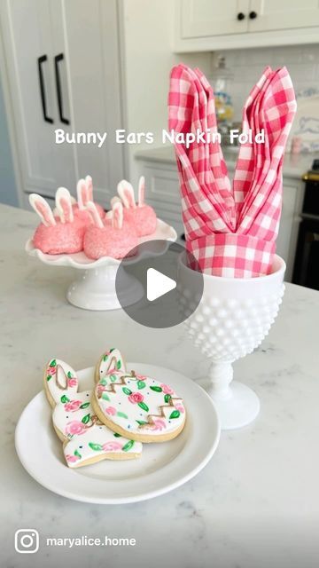 Mary Alice Myers on Instagram: "Get Hoppin’ It’s that time again🐰  Time to refresh our bunny ear napkin folding skills 💕  You might want to SAVE this, so you can practice & impress your family, friends and  in-laws☺️  XO Mary Alice #napkinfolding #bunnyears🐰 #easterdecor #eastertable #bhgcelebrate #entertainingathome #currenthomeview #MAHstyletip #preppyhome" Bunny Napkins Fold Tutorials, Springtime Recipes, Napkin Folds, Easter 2023, Bunny Napkins, Spring Ideas, Napkin Folding, In Laws, Easter Brunch