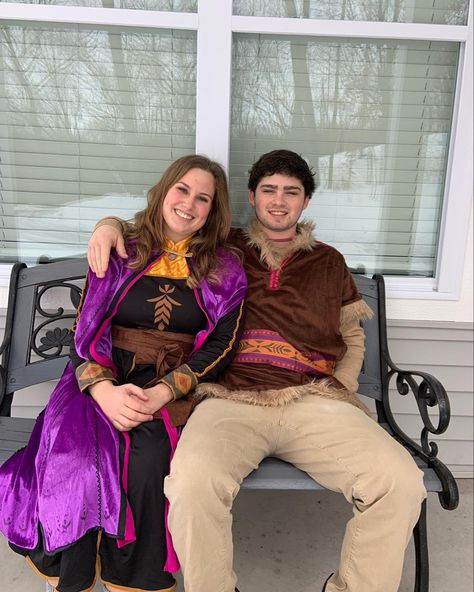 Halloween couple costume idea. #halloween #disney #frozen #couplescostume Anna And Kristoff Costume, Kristoff Costume, Halloween Couple Costume, Anna And Kristoff, Halloween Couple, Couple Costume, Halloween Disney, Couple Halloween, Couple Halloween Costumes