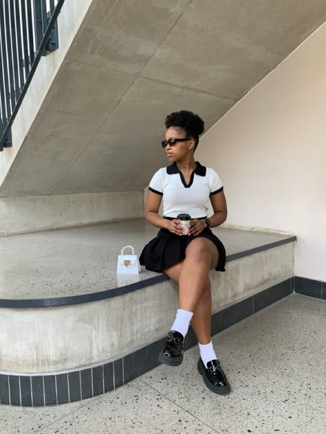 Baddie Loafers Outfit, How To Style Loafers Women Street Styles, Loafer Outfit Black Women, Casual Platform Loafers For Streetwear, Loafers Streetwear Women, Loafers Outfit Black Women, Streetwear Loafers Outfit, Sales Rep Outfit, Trendy Black Streetwear Skirt