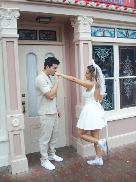 Disney Springs Engagement Photos, Disney Proposal Pictures, Disney Honeymoon Outfits, Boardwalk Photos, Disneyland Couples Outfits, Disneyland Engagement Pictures, Disney World Proposal, Disneyland Couples Pictures, Disneyland Photoshoot