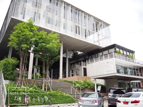 The Commons Bangkok, Retail Architecture, Building Entrance, Facade Architecture Design, Yves Klein, Mix Use Building, Community Space, Facade Architecture, Architecture Presentation